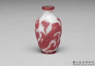 图片[2]-Purplish-red-on-white glass overlay snuff bottle with a “chi”-dragon design, Qianlong reign (1736-1795), Qing dynasty-China Archive